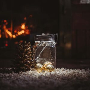 Sonnenglas weihnachtlich dekoriert