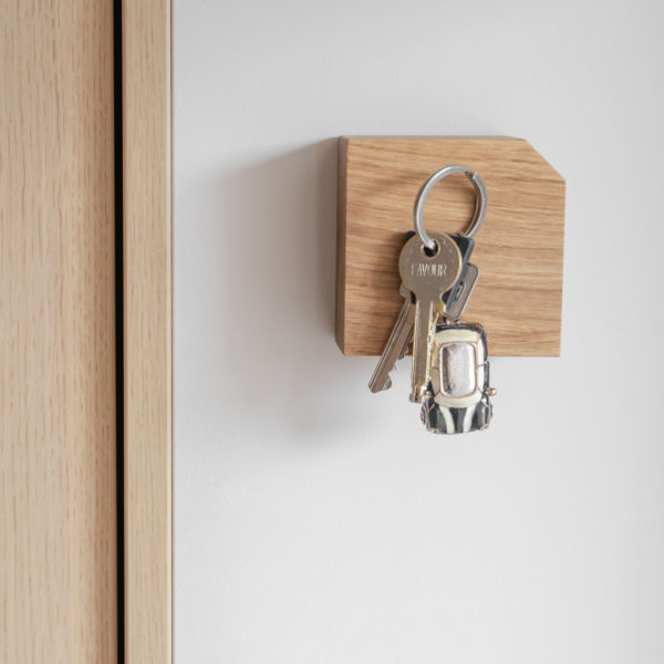 Magnetischer Schlüsselhalter hold my key aus Eiche – Bild 7