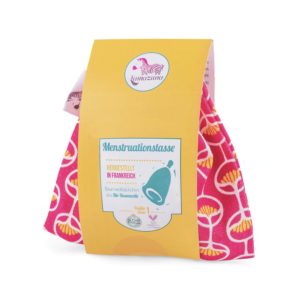 Menstruationstasse mit Baumwollsäckchen von Lamazuna