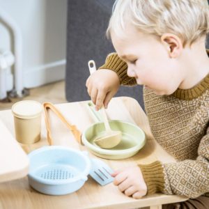 Kinder-Kochgeschirr aus Bio-Kunststoff von Dantoy