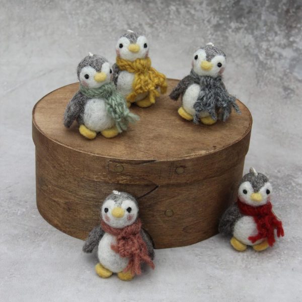 Anhänger Baby-Pinguin von Én Gry & Sif
